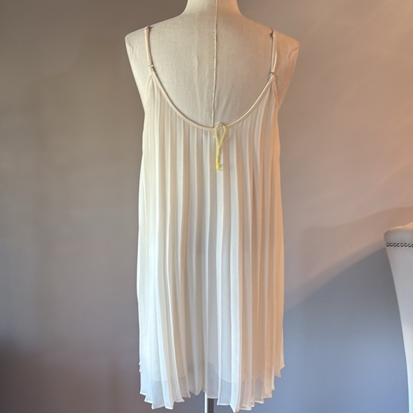 BCBGeneration full pleated swing mini dress spaghetti straps lined relaxed M - Picture 6 of 10
